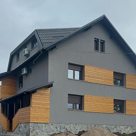 4 Seasons Guest House Rakovica Exterior photo