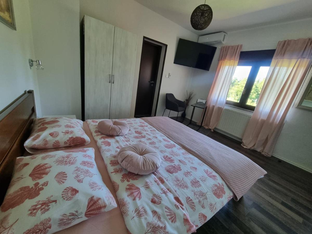 4 Seasons Guest House Rakovica Exterior photo