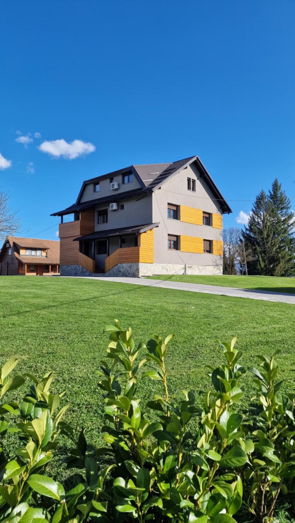 4 Seasons Guest House Rakovica Exterior photo